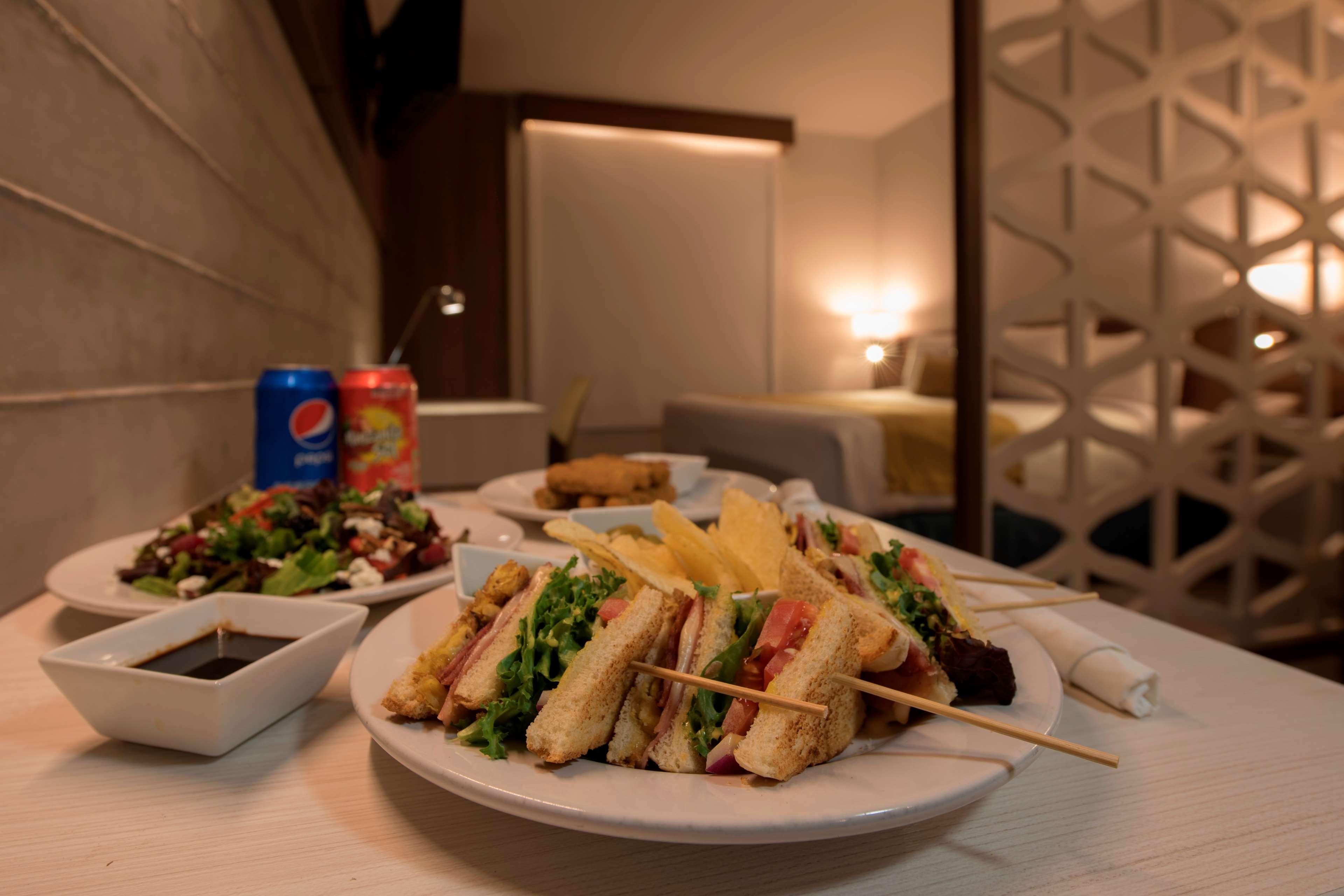 Microtel Inn & Suites By Wyndham San Luis Potosi Ngoại thất bức ảnh