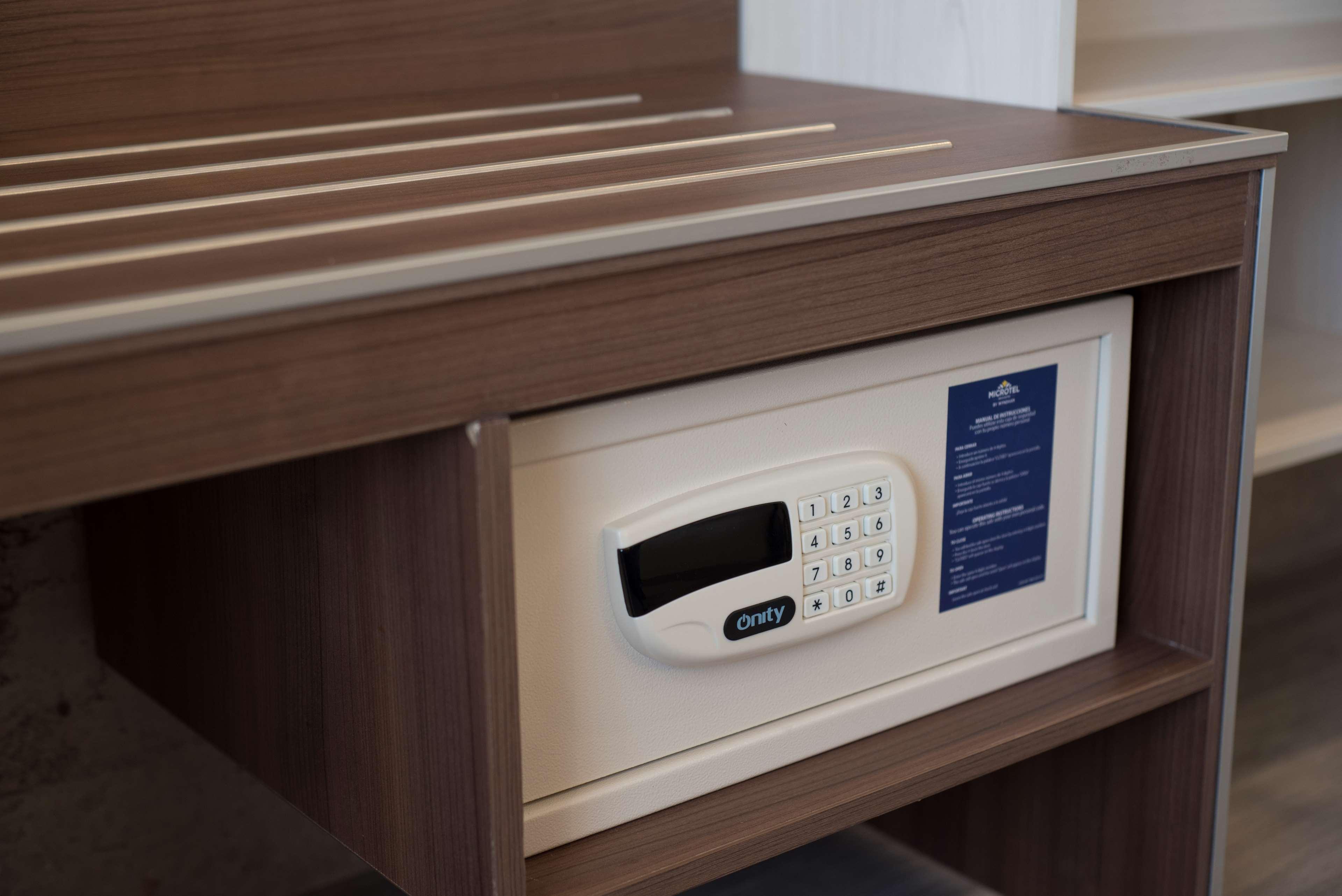 Microtel Inn & Suites By Wyndham San Luis Potosi Ngoại thất bức ảnh