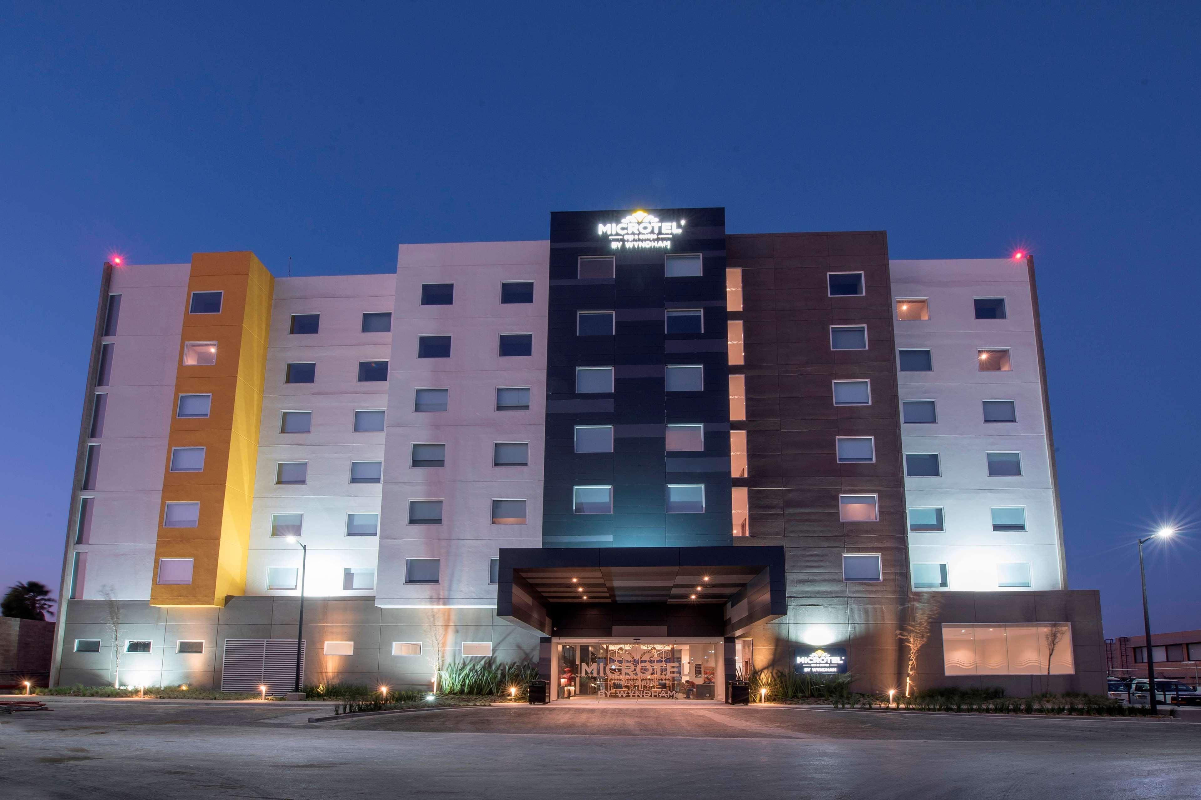 Microtel Inn & Suites By Wyndham San Luis Potosi Ngoại thất bức ảnh